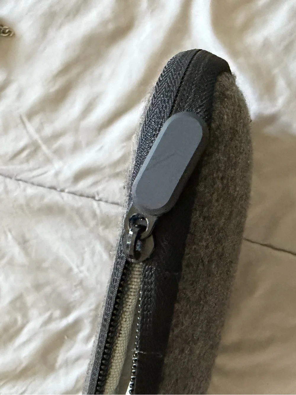 Men's Gray Felt Laptop Sleeve — Protective Carry Case
